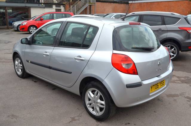 2006 Renault Clio 1.6 VVT Dynamique 5dr