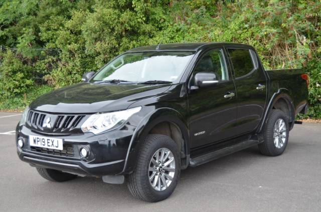 Mitsubishi L200 2.4 Double Cab DI-D 178 Warrior 4WD PICK UP Diesel Black